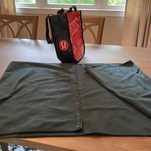 Lululemon snap scarf